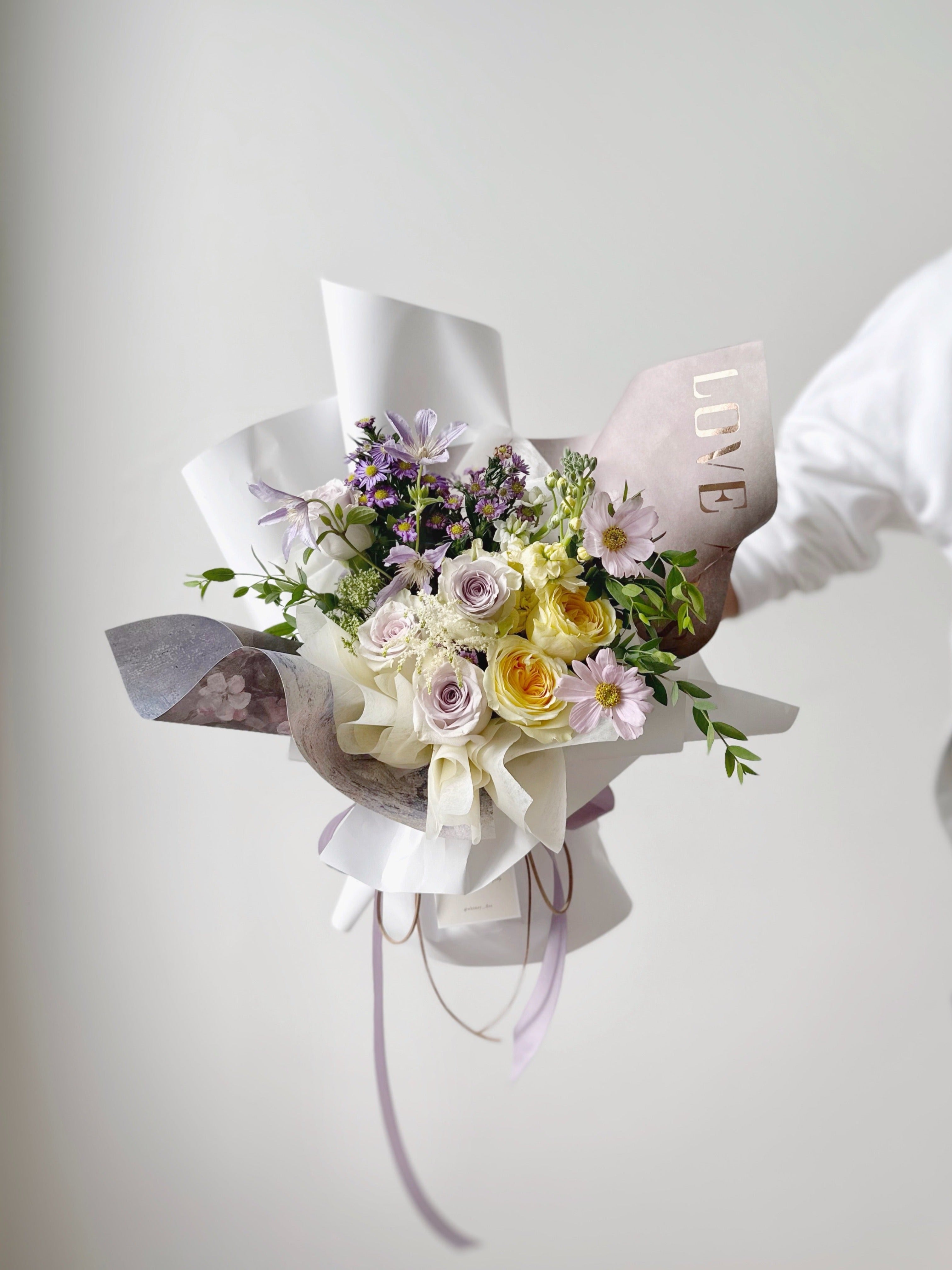 Rapunzel Fresh Flowers Handtied Bouquet – Whimsy Flos Studio