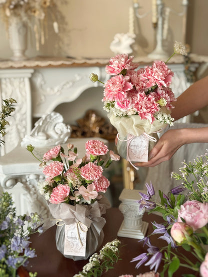 Carnation Jar (4 Color Themes Available)