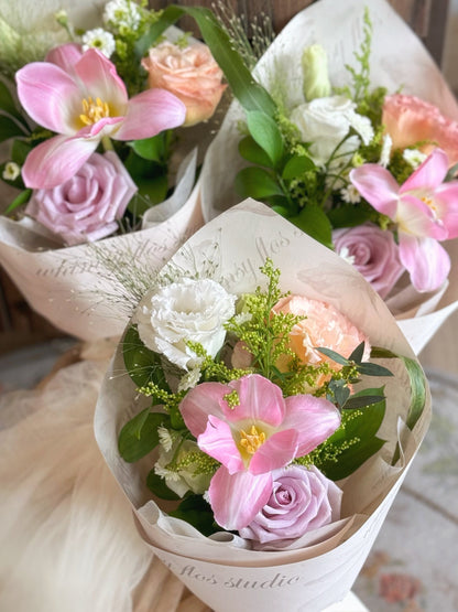 Weekly flowers fresh flowers small bouquet pink tulip mix top view